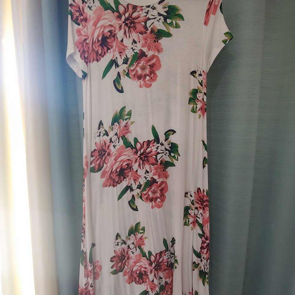 Spring White Floral T-Shirt Dress
